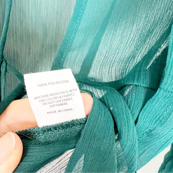 RUMORED EAST END TOP GREEN SHEER LONG BELL SLEEVE BLOUSE WITH TIES WOMENS SZ XS - Picture 3 of 5